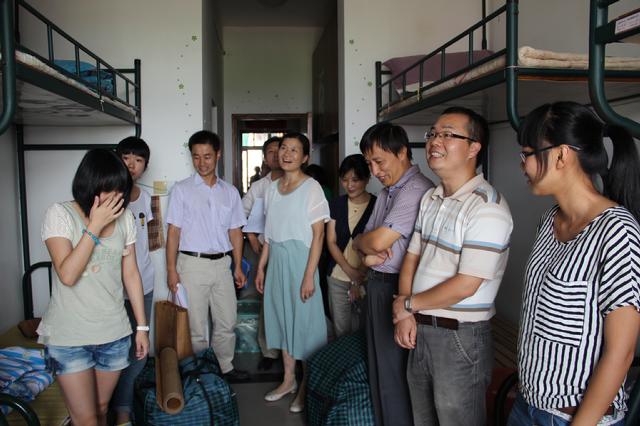 jdb电子领导
走访寝室