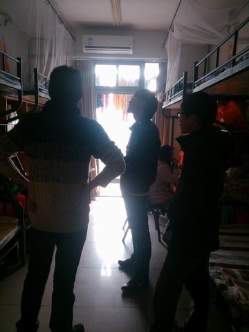 男生检查女生寝室