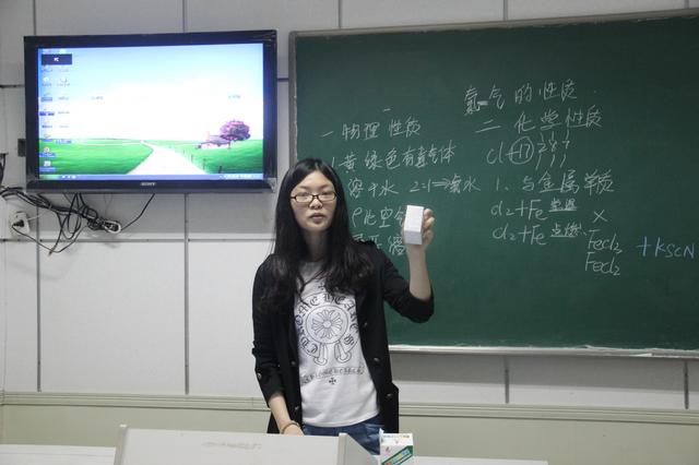 参赛选手进行展示