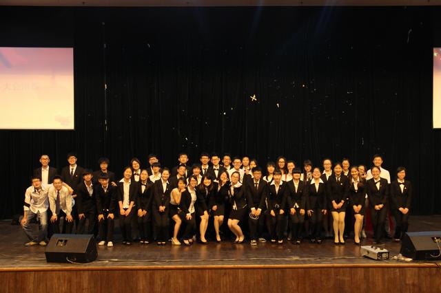 新老学生会合照