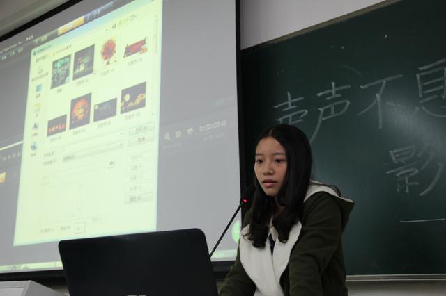 灵创社长沈涵渝为会员们讲解会声会影基本操作