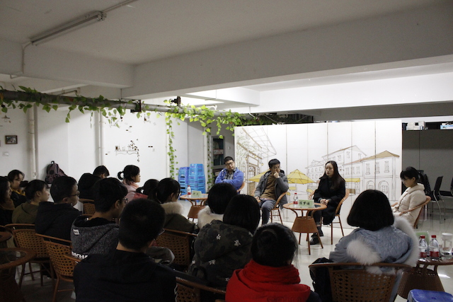 温馨的角落---应旭东