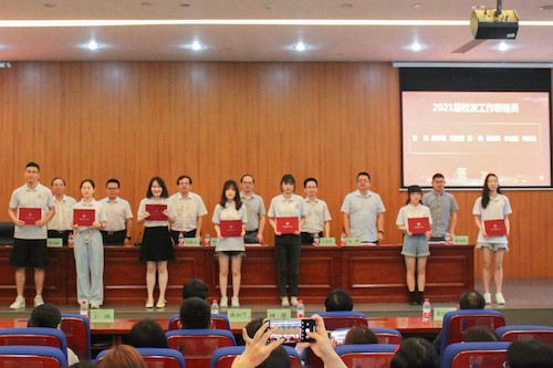 校优工作联络员-林路涵